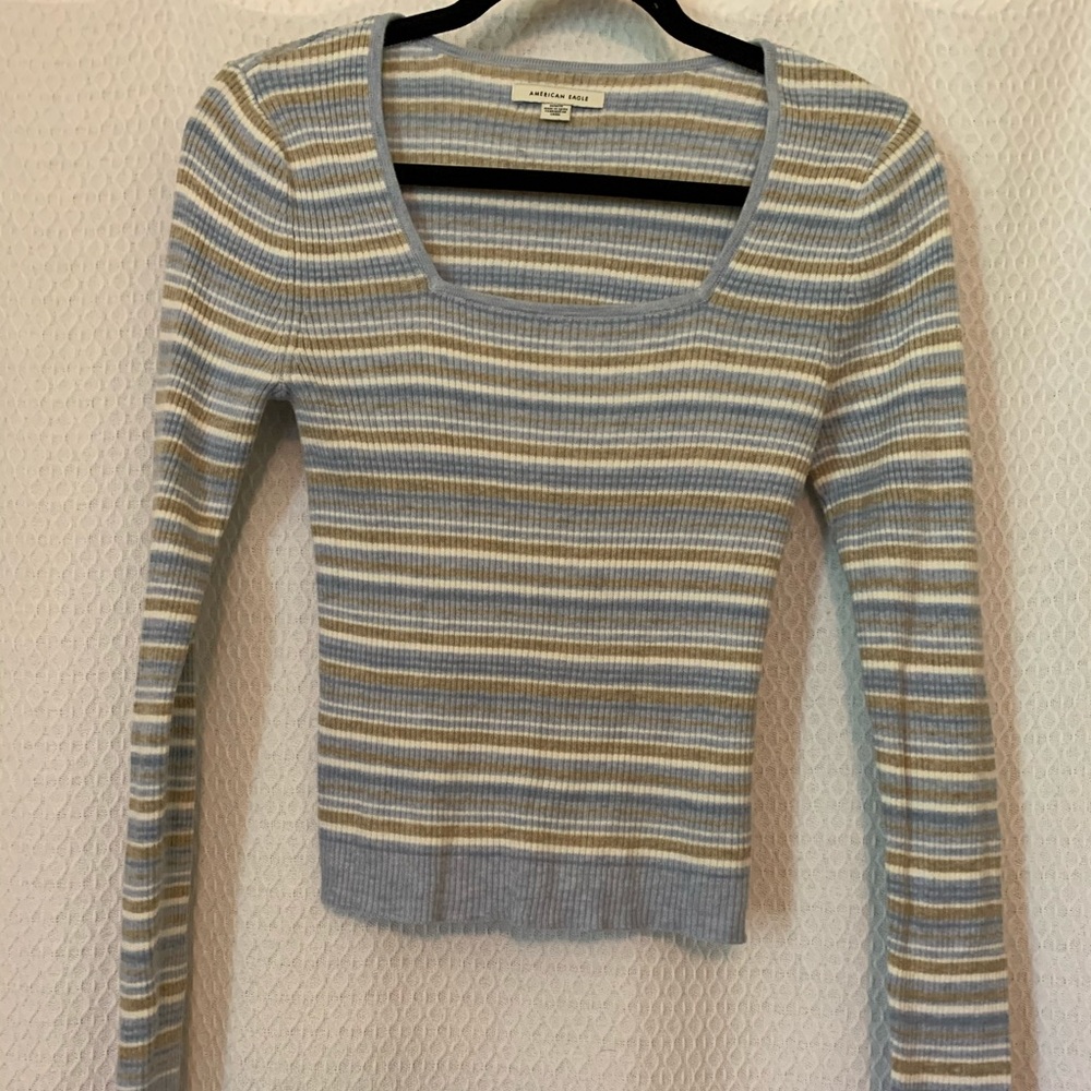 Soft AE cropped sweater